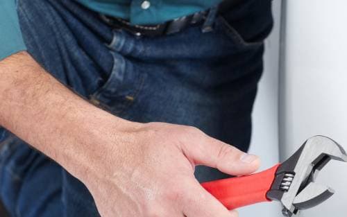 10 problèmes de toilette courants et comment les réparer sans plombier